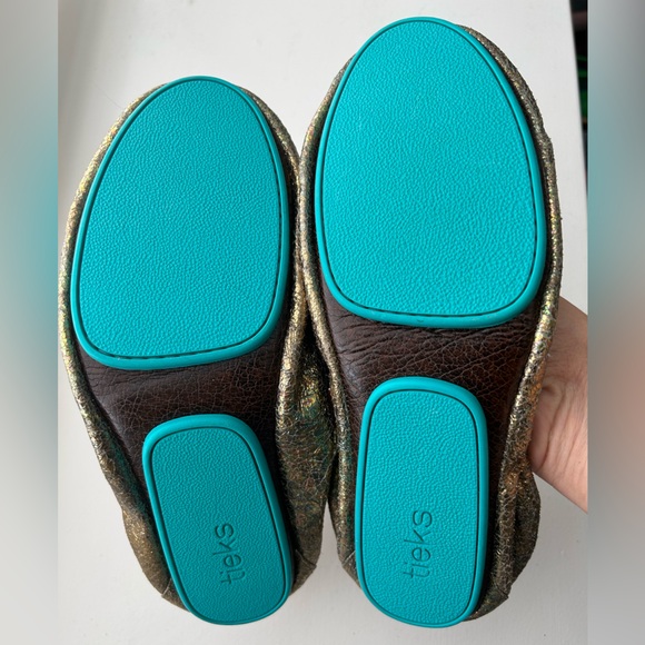 Tieks Metallic Flats with Teal Accent Size 9 with Original Box - Picture 3 of 3